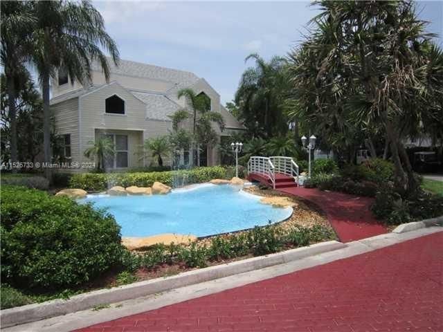 Real estate property located at 3437 44th St #202, Broward County, SUMMER LAKE, Oakland Park, FL