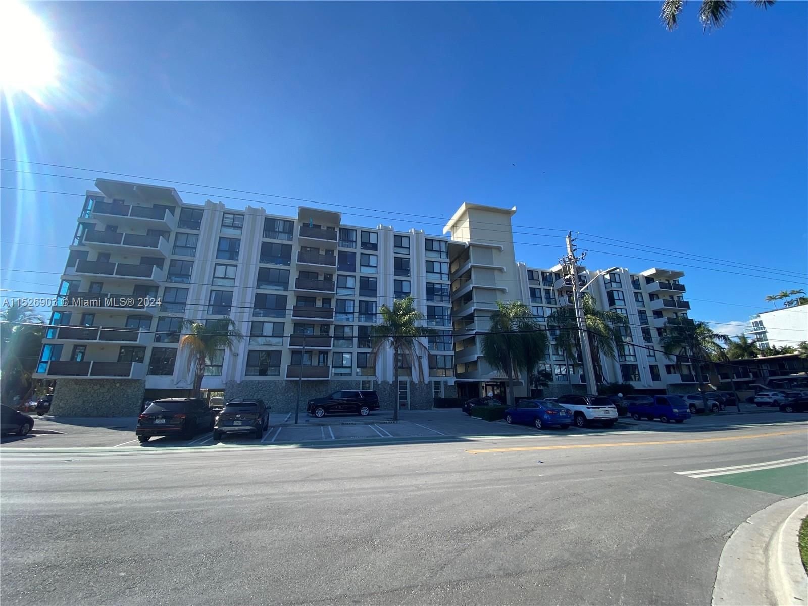Real estate property located at 9800 Bay Harbor Dr #608, Miami-Dade County, GUILDFORD HOUSE CONDO, Bay Harbor Islands, FL