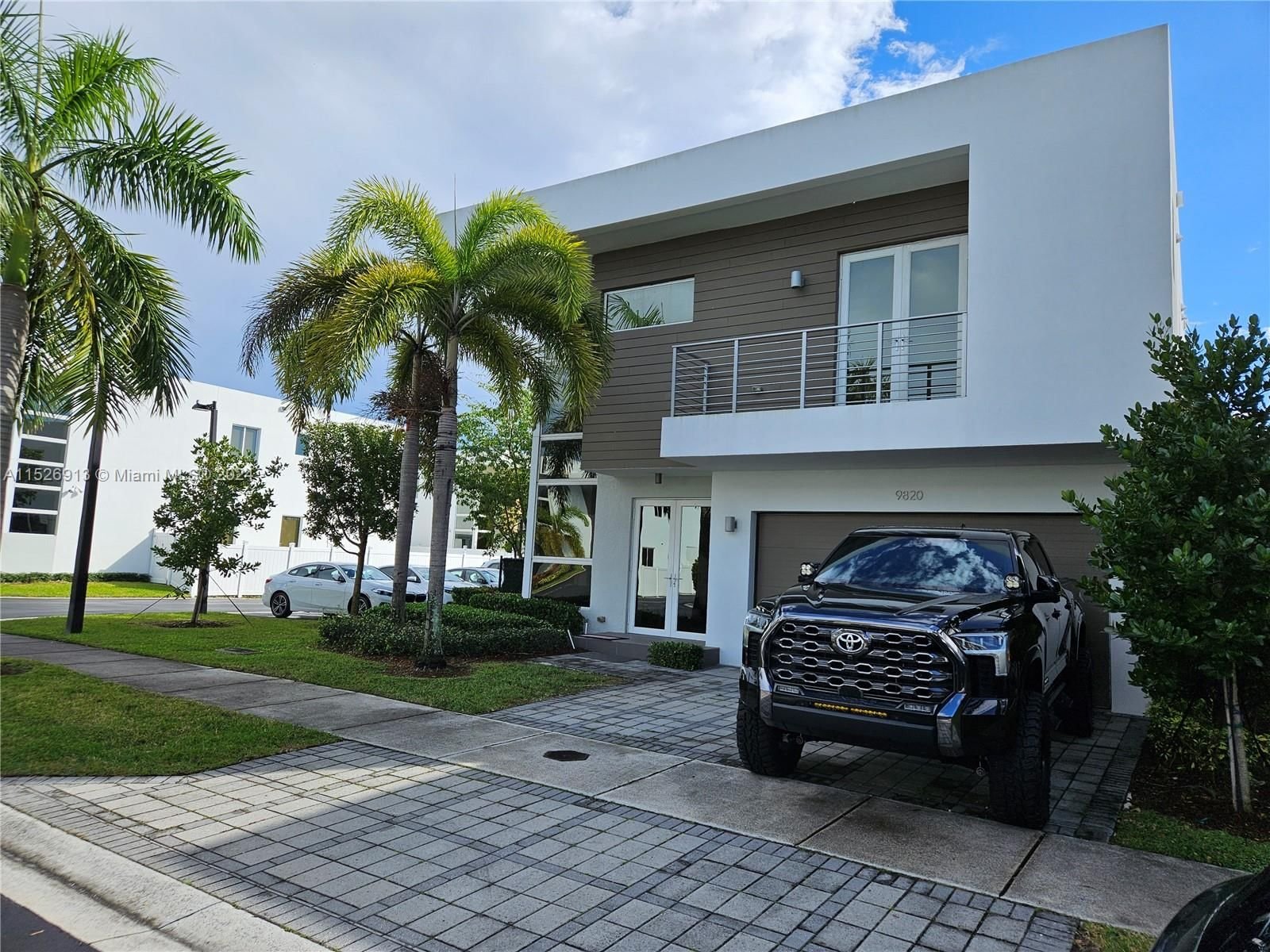 Real estate property located at 9820 75th St, Miami-Dade County, DORAL COMMONS RESIDENTIAL, Doral, FL