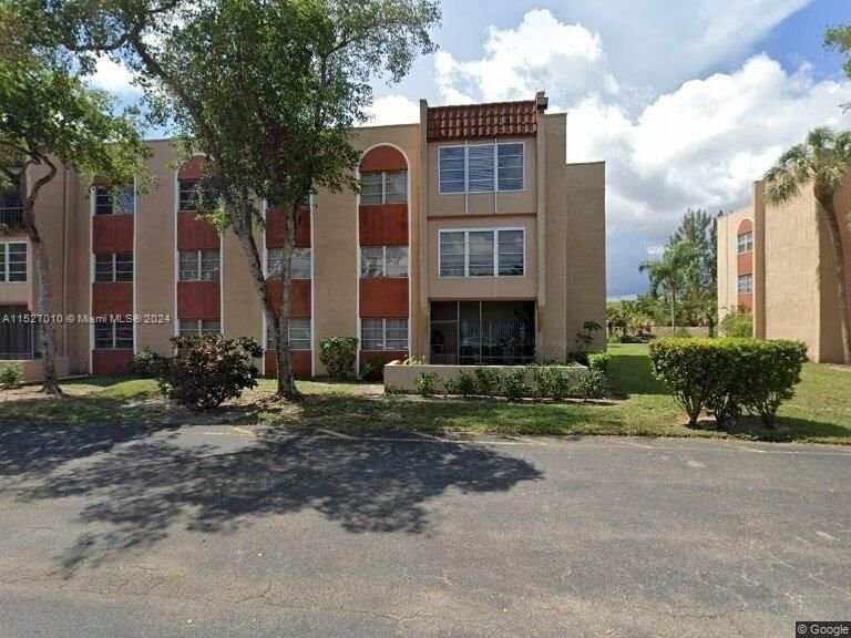 Real estate property located at 8220 24th St #4304, Broward County, OAKBROOK IV V VI VII COND, North Lauderdale, FL