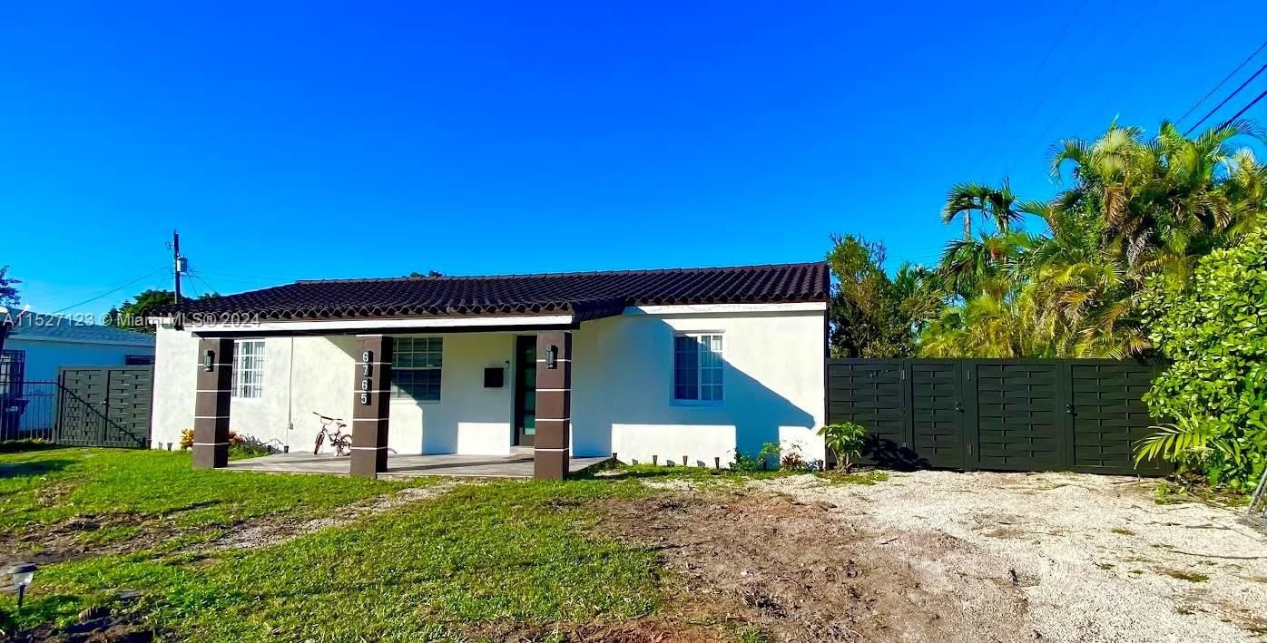 Real estate property located at 6765 17th St, Miami-Dade County, OAKLAWN SUB, Miami, FL