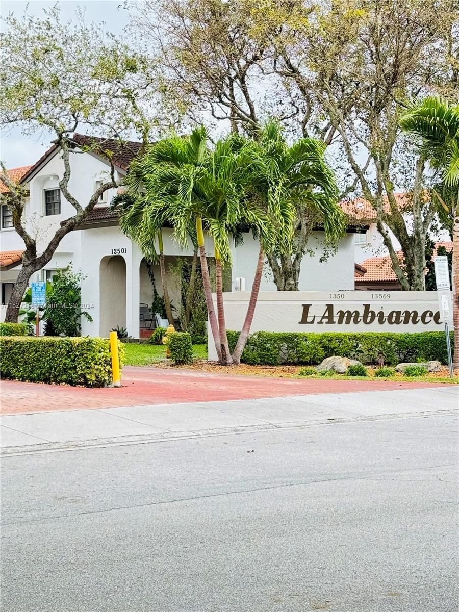 Real estate property located at 13533 62nd St #2, Miami-Dade County, LAMBIANCE TOWNHOMES KENDA, Miami, FL