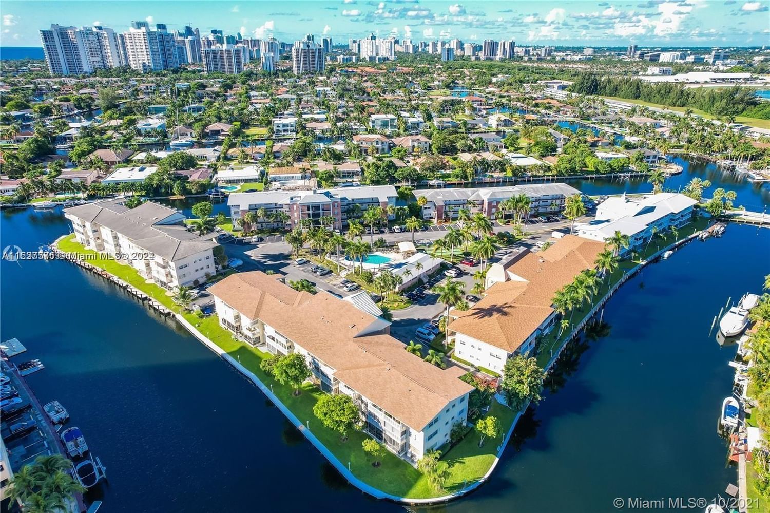 Real estate property located at 440 Paradise Isle Blvd #310, Broward, Building A Newport, Hallandale Beach, FL