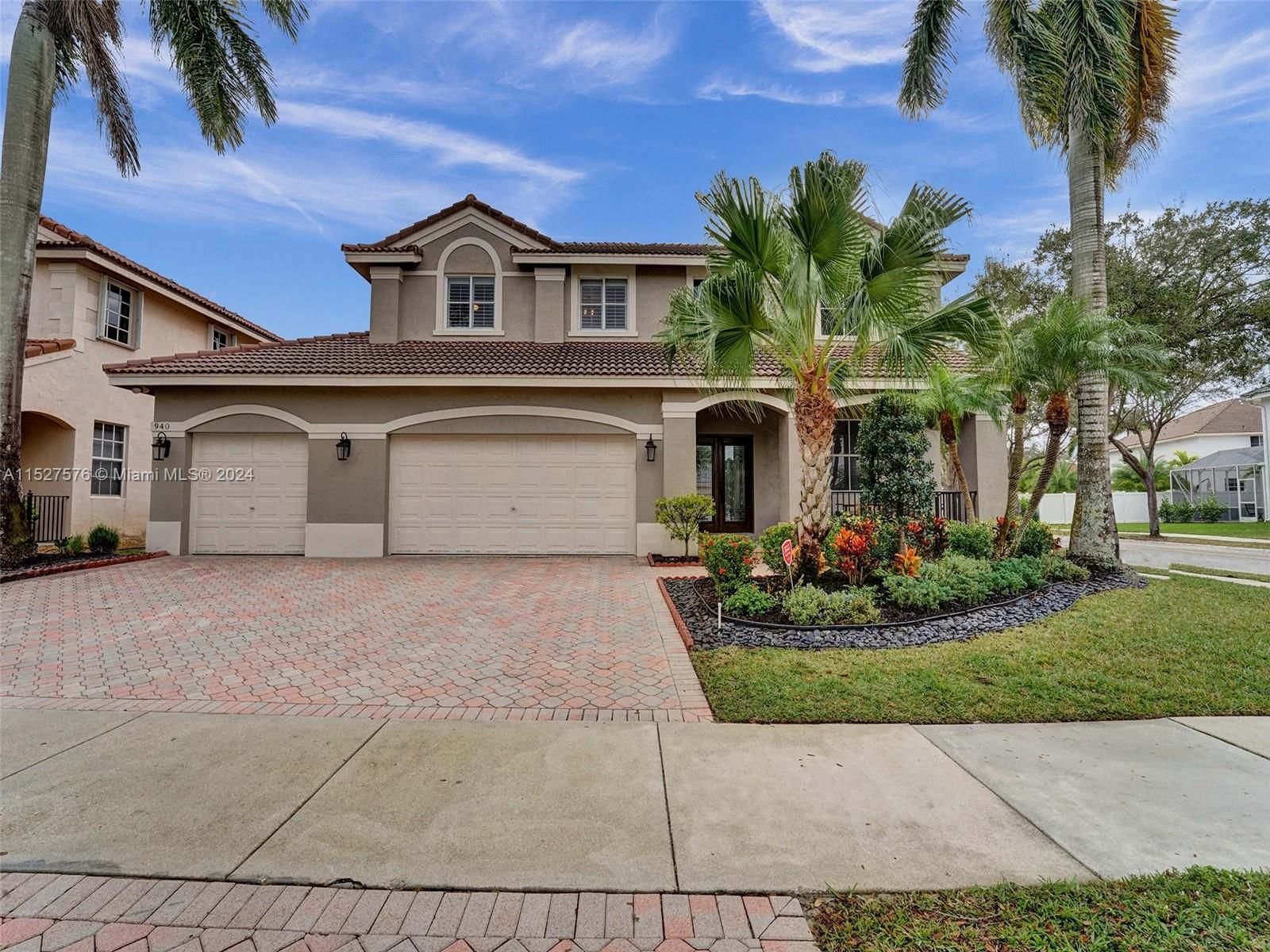 Real estate property located at 940 Crestview Cir, Broward County, HIGHLAND MEADOWS, Weston, FL