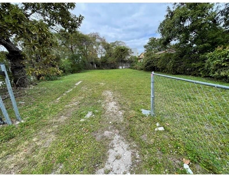 Real estate property located at 37 76th St, Miami-Dade County, E COURT OF PHOENIX PK A R, Miami, FL