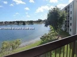 Real estate property located at 10290 9th Street Cir #310, Miami-Dade County, INDIAN LK VILLAGE PHASE 1, Miami, FL