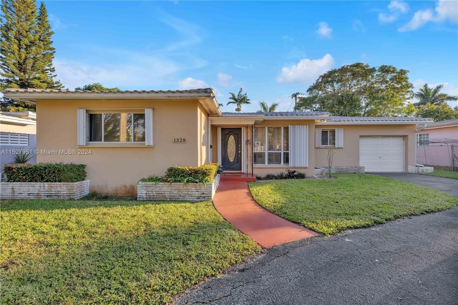 Real estate property located at 1328 Dewey St, Broward County, SUNNY ACRES, Hollywood, FL