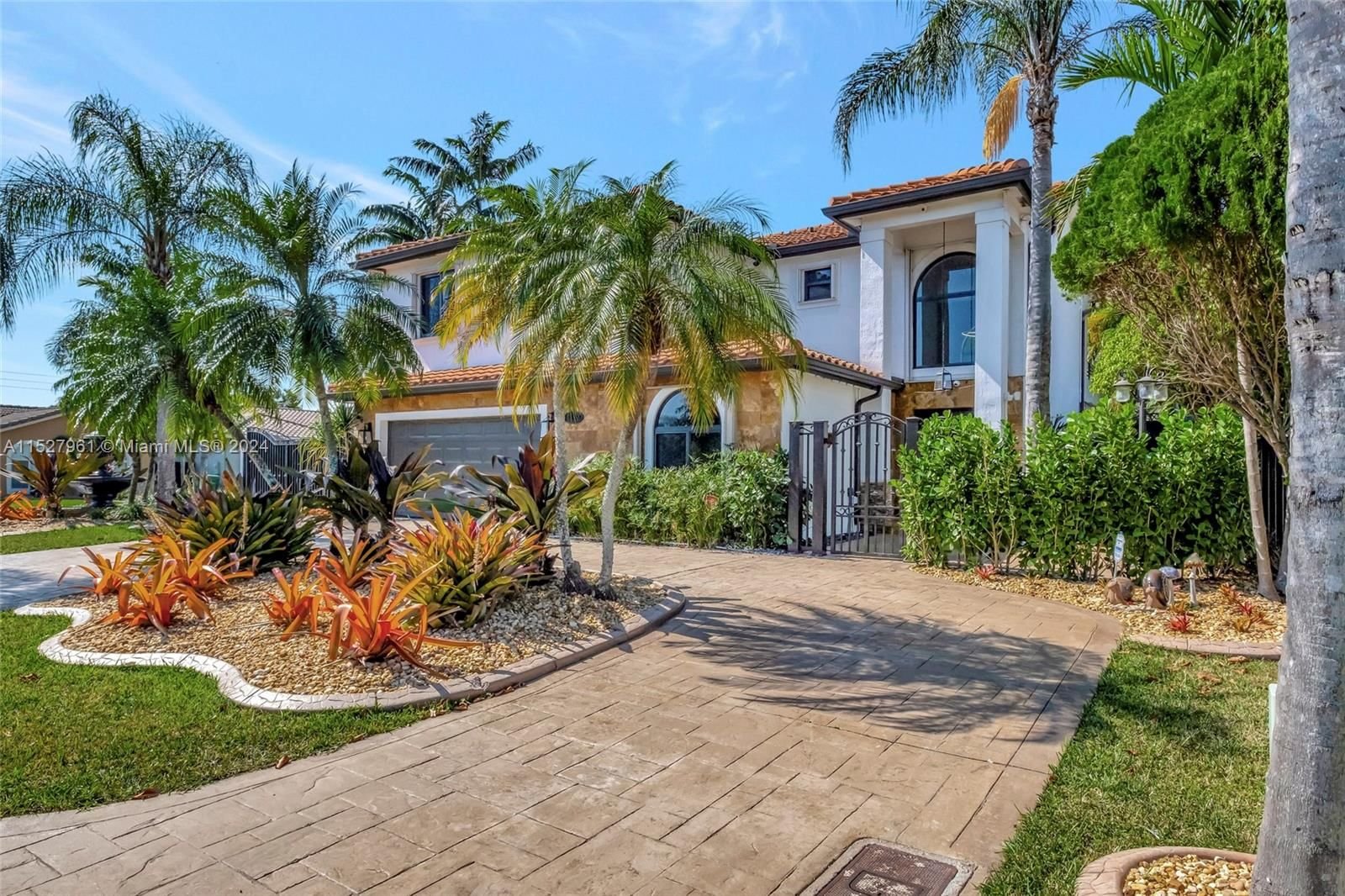 Real estate property located at 14272 152nd Ct, Miami-Dade County, CHRISTINA ESTATES, Miami, FL