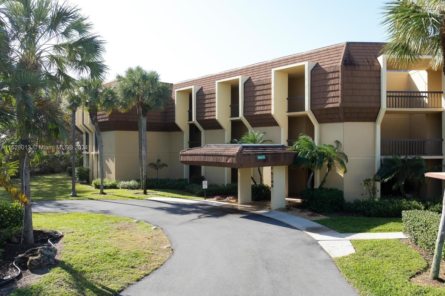 Real estate property located at 5188 Woodland Lakes Dr #337, Palm Beach County, WOODLAND LAKES, Palm Beach Gardens, FL