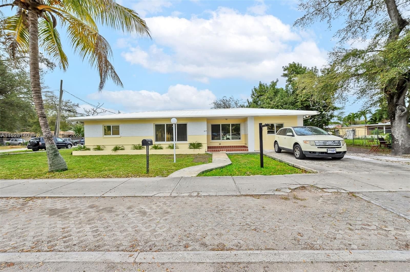 Real estate property located at 2481 14th St, Miami-Dade County, MUSA ISLE, Miami, FL