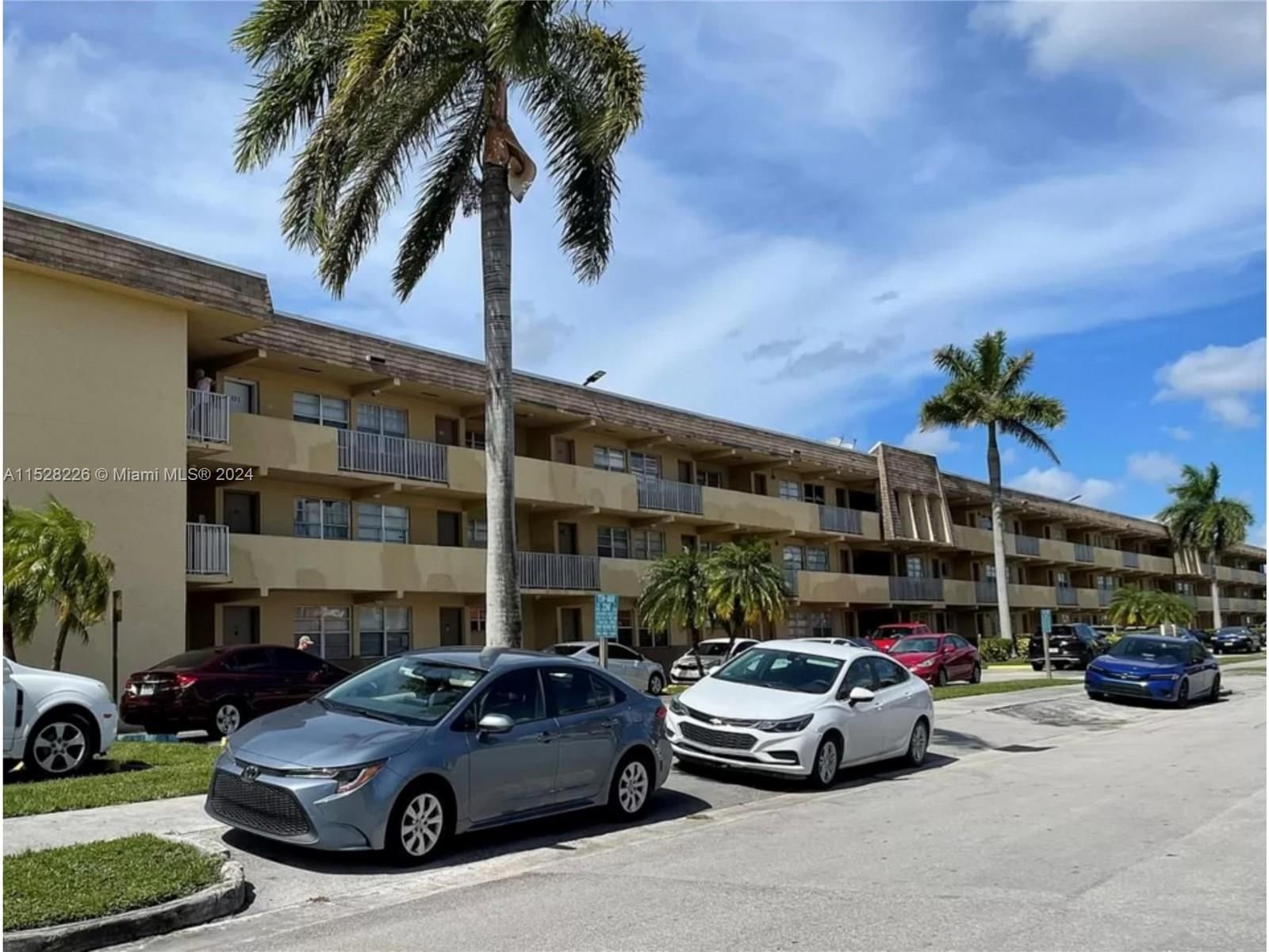 Real estate property located at 11195 1st St #317, Miami-Dade County, AGUA DULCE CONDO, Sweetwater, FL