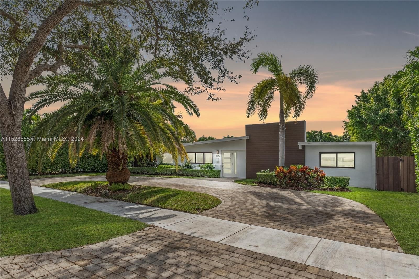Real estate property located at 1940 Alamanda Dr, Miami-Dade County, KEYSTONE POINT SEC 1, North Miami, FL
