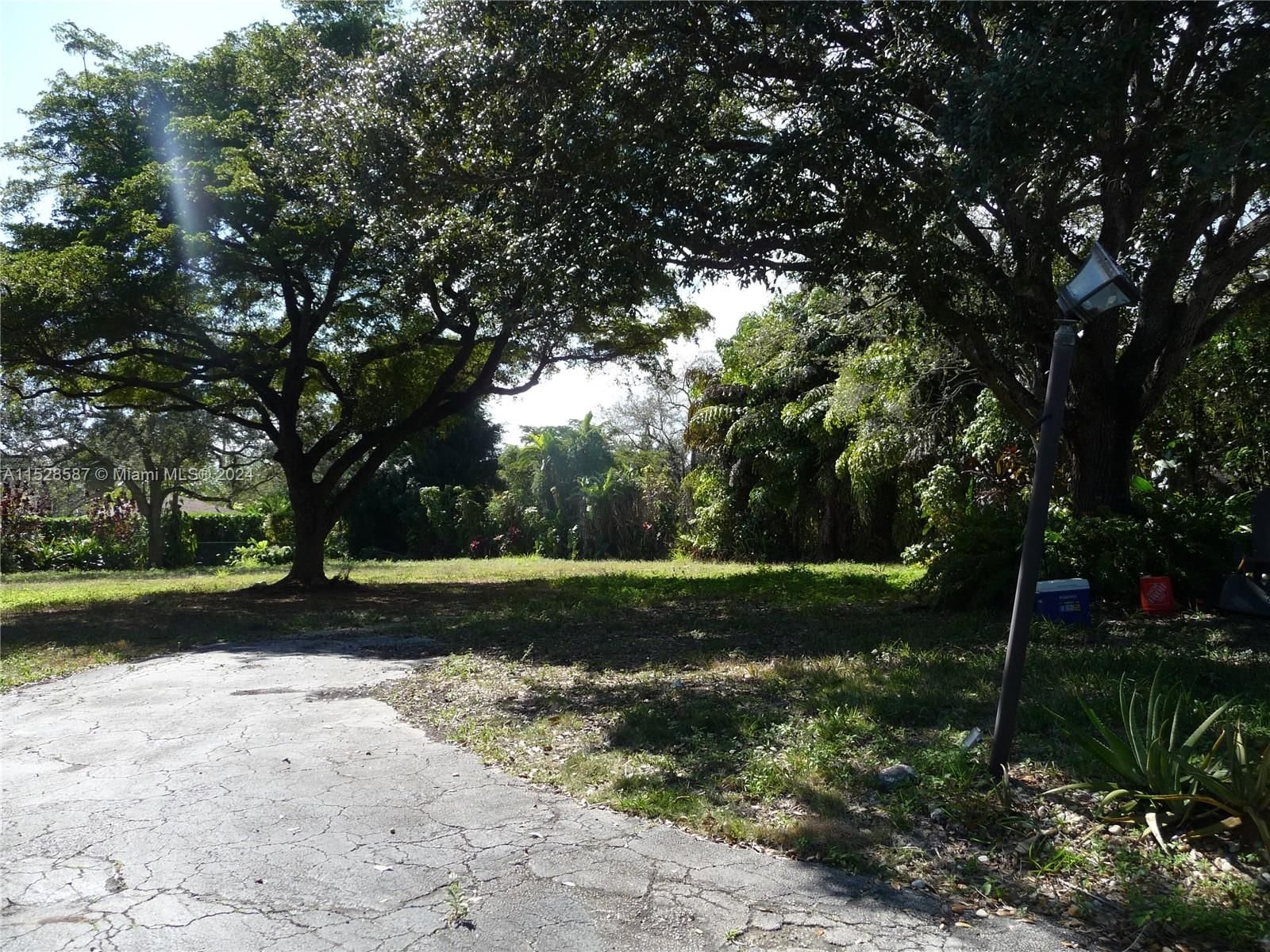 Real estate property located at 7400 98th St, Miami-Dade County, HILLMONT, Pinecrest, FL