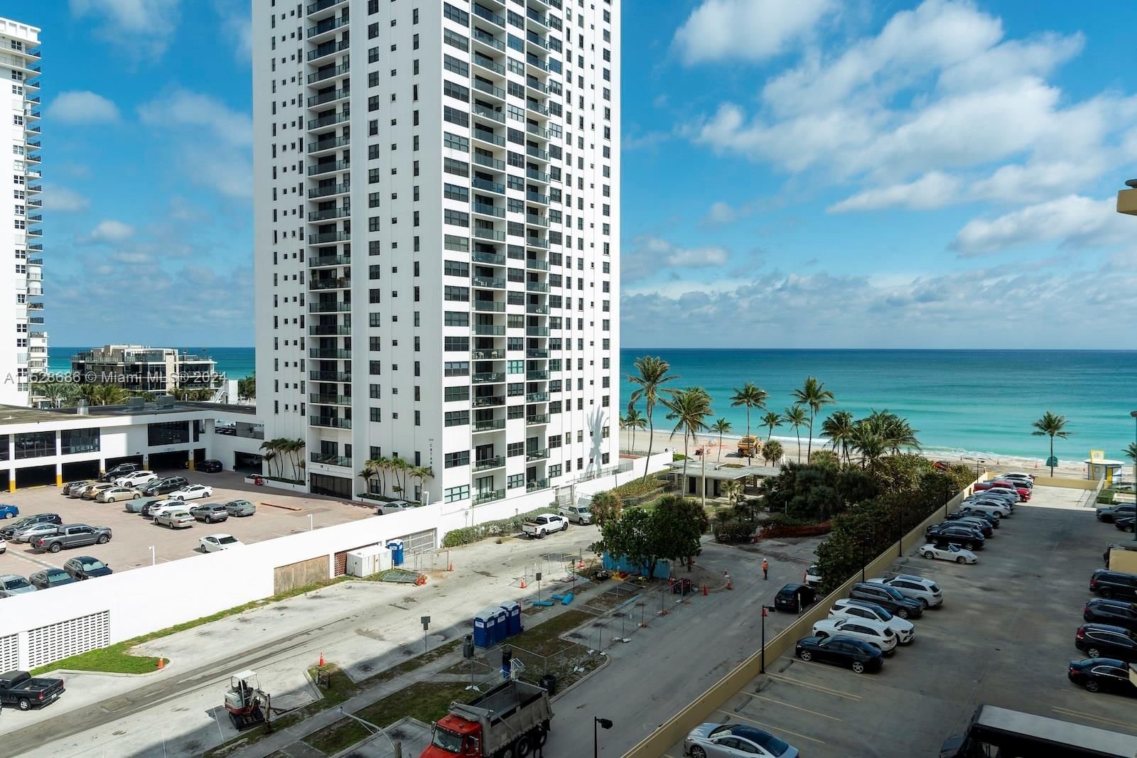 Real estate property located at 2501 Ocean Dr #736, Broward County, WAVE CONDO, Hollywood, FL