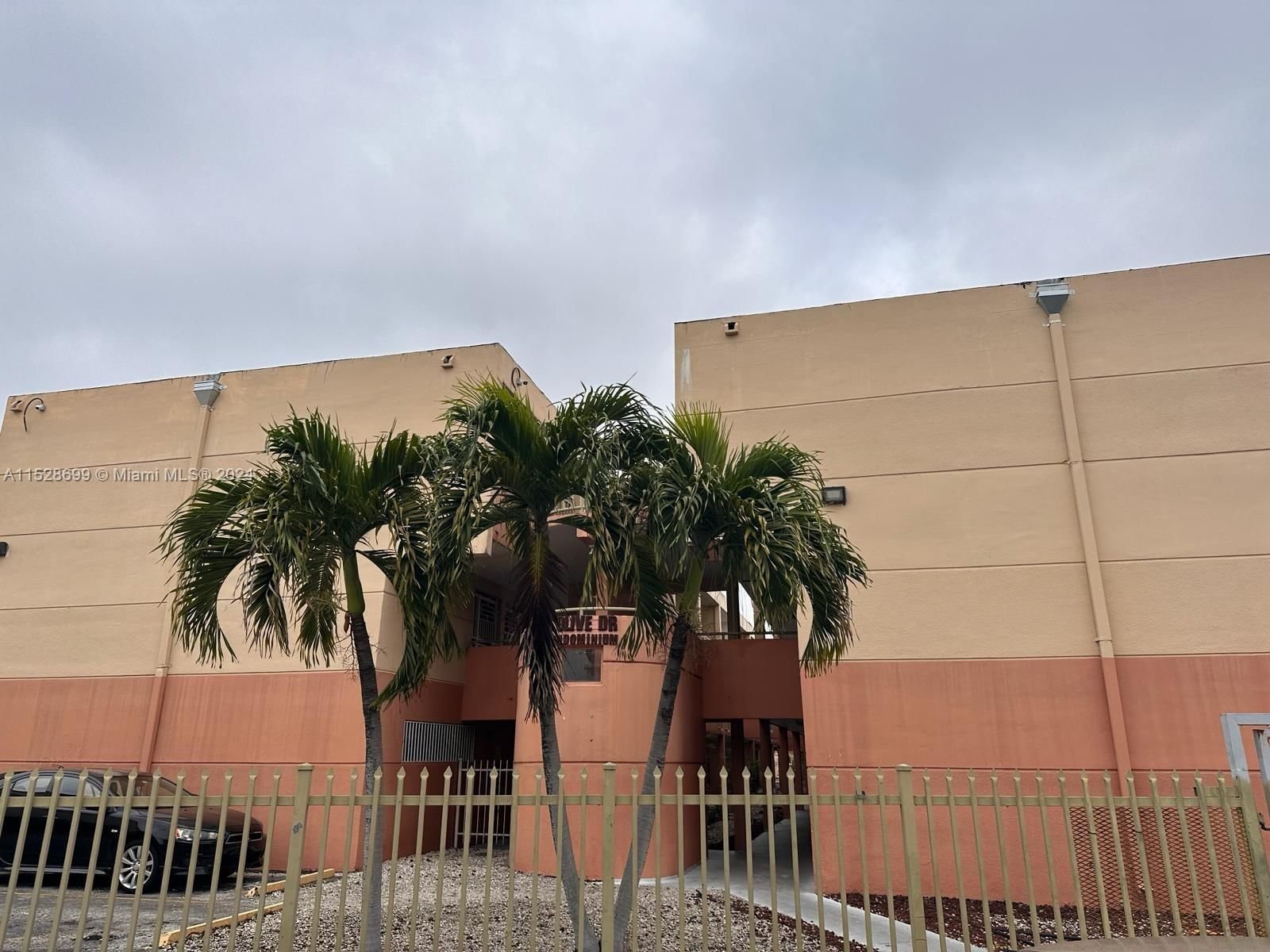 Real estate property located at 5 Olive Dr #26, Miami-Dade County, 5 OLIVE DRIVE CONDO, Hialeah, FL