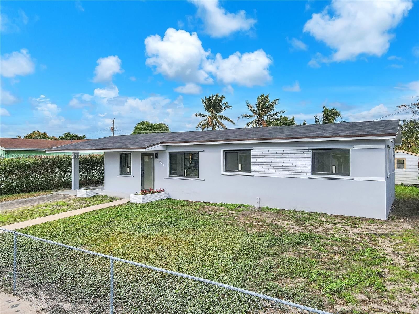Real estate property located at 1241 175th Ter, Miami-Dade County, SCOTT LAKE MANOR SEC 6, Miami Gardens, FL