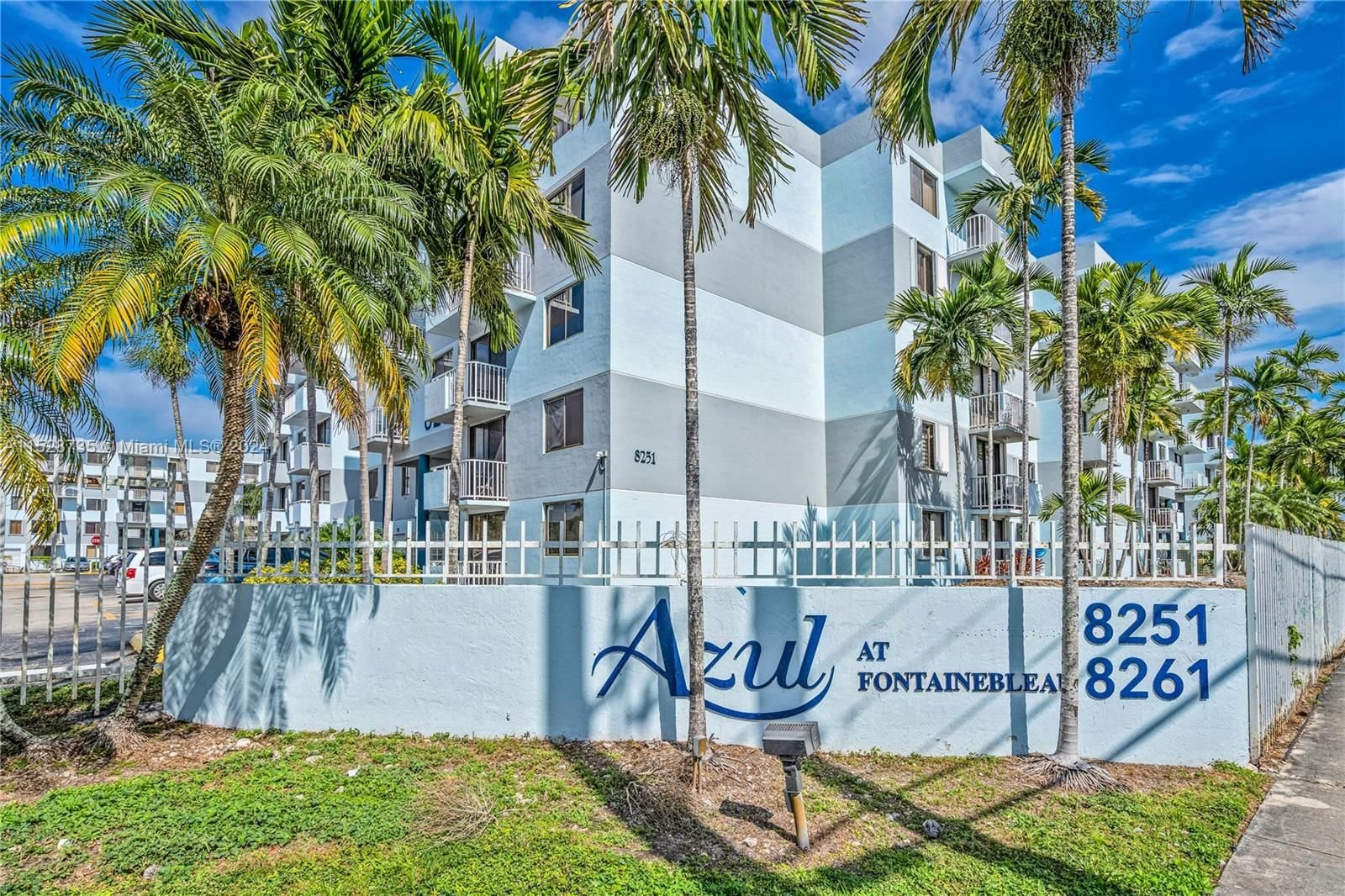 Real estate property located at 8251 8th St #416, Miami-Dade County, AZUL AT FONTAINEBLEAU CON, Miami, FL