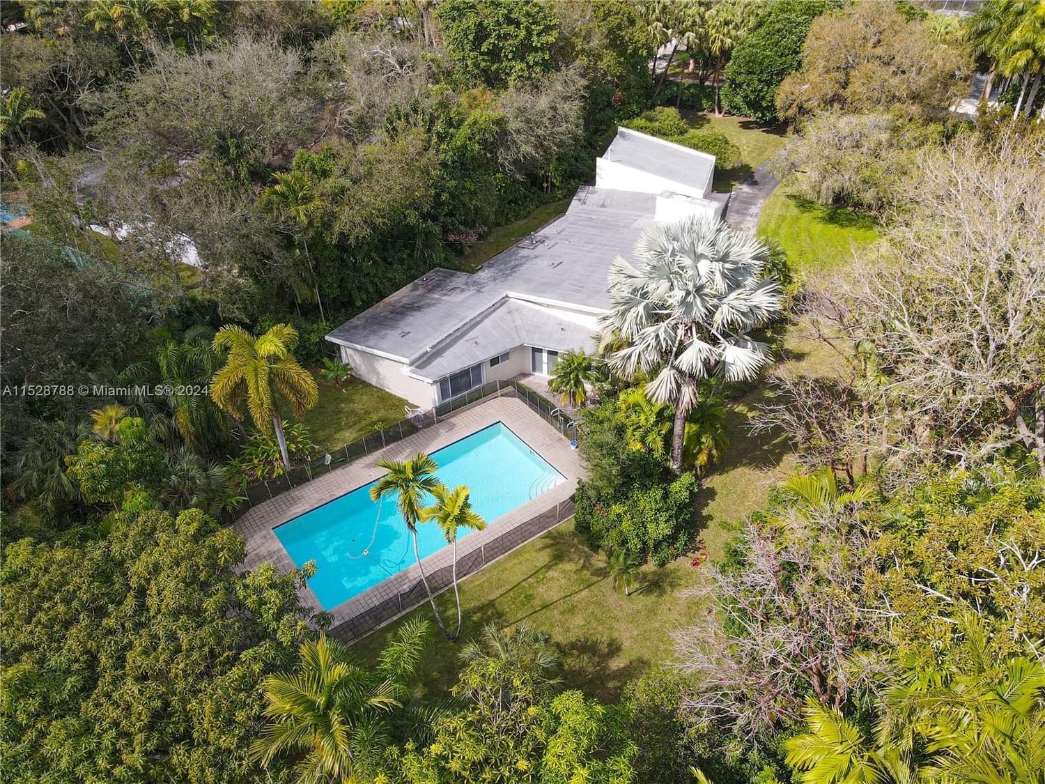 Real estate property located at 12200 74th Ct, Miami-Dade County, HOLIDAY ESTS, Pinecrest, FL