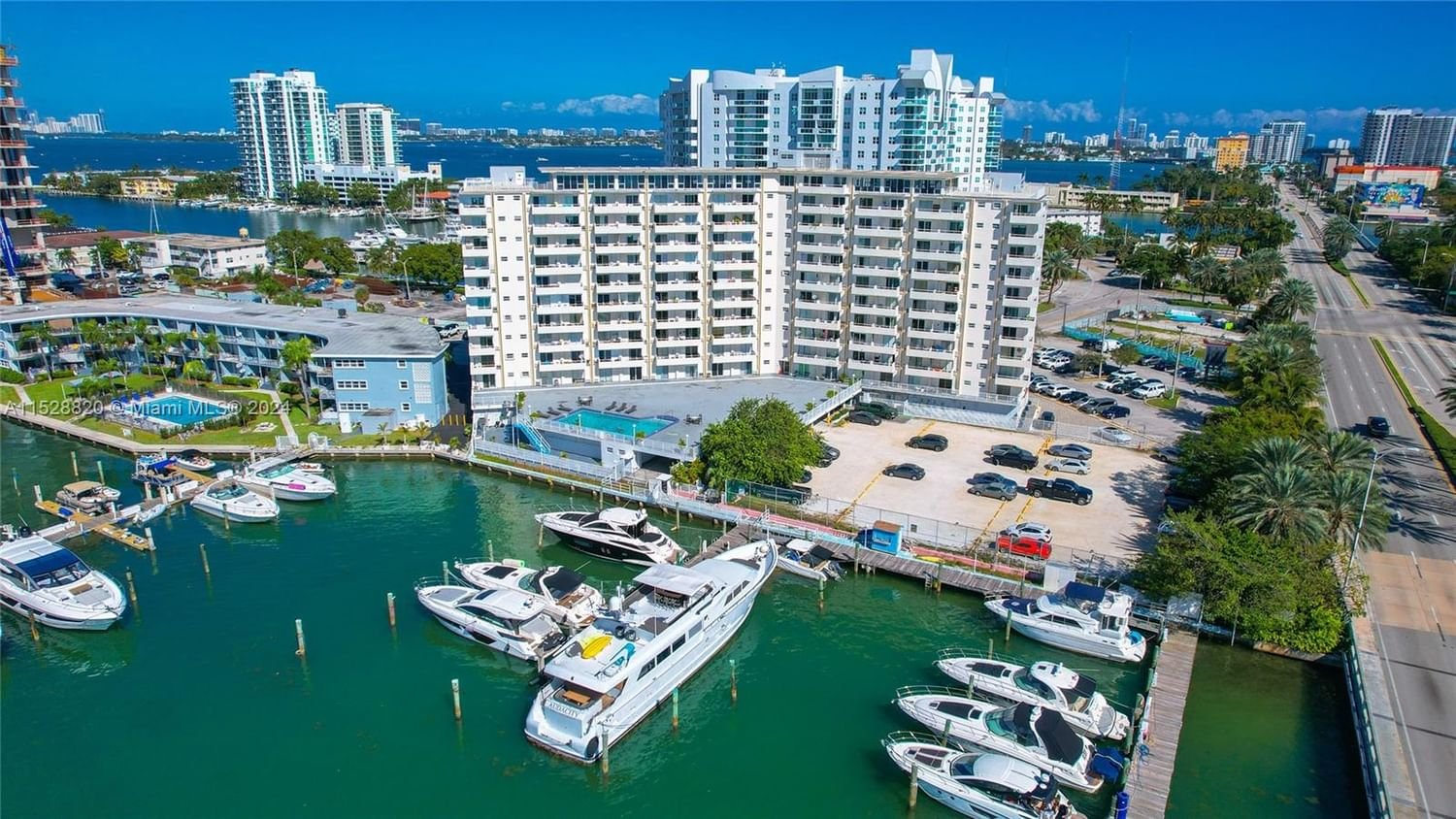 Real estate property located at 7904 West Dr #501, Miami-Dade County, BAYSHORE YACHT & TENNIS C, North Bay Village, FL