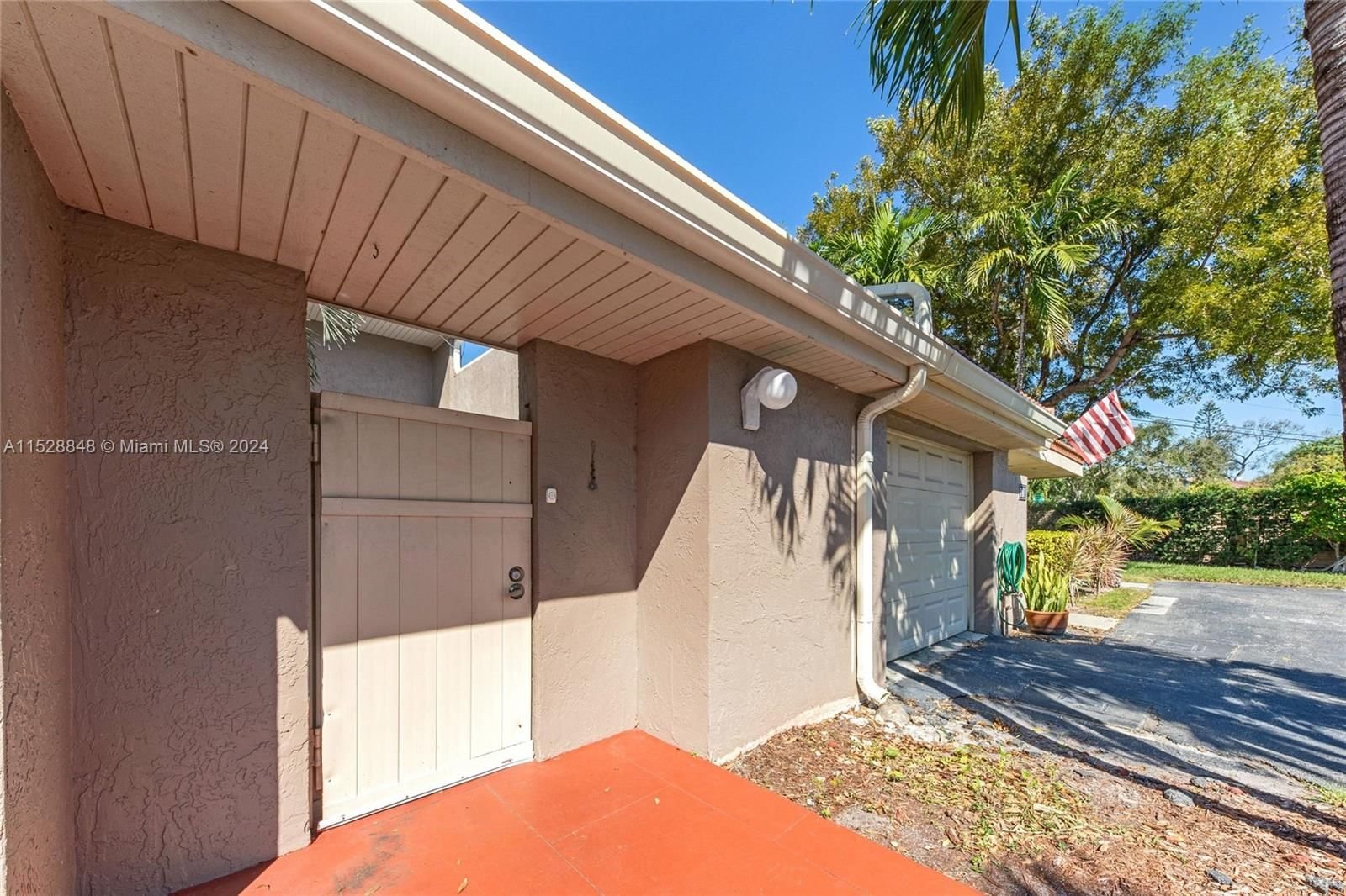 Real estate property located at 101 Saint Andrews Rd #20-75, Broward County, TOWNHOUSES OF EMERALD HIL, Hollywood, FL