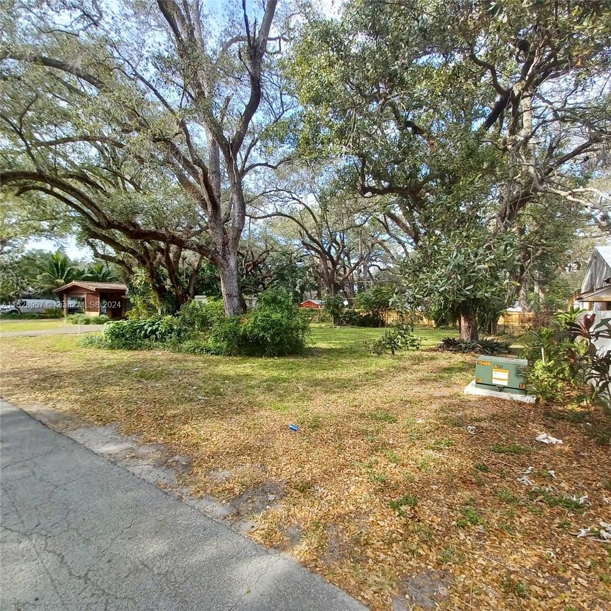 Real estate property located at 651 160th Ter, Miami-Dade County, PLEASANT VILLAGE, Miami, FL