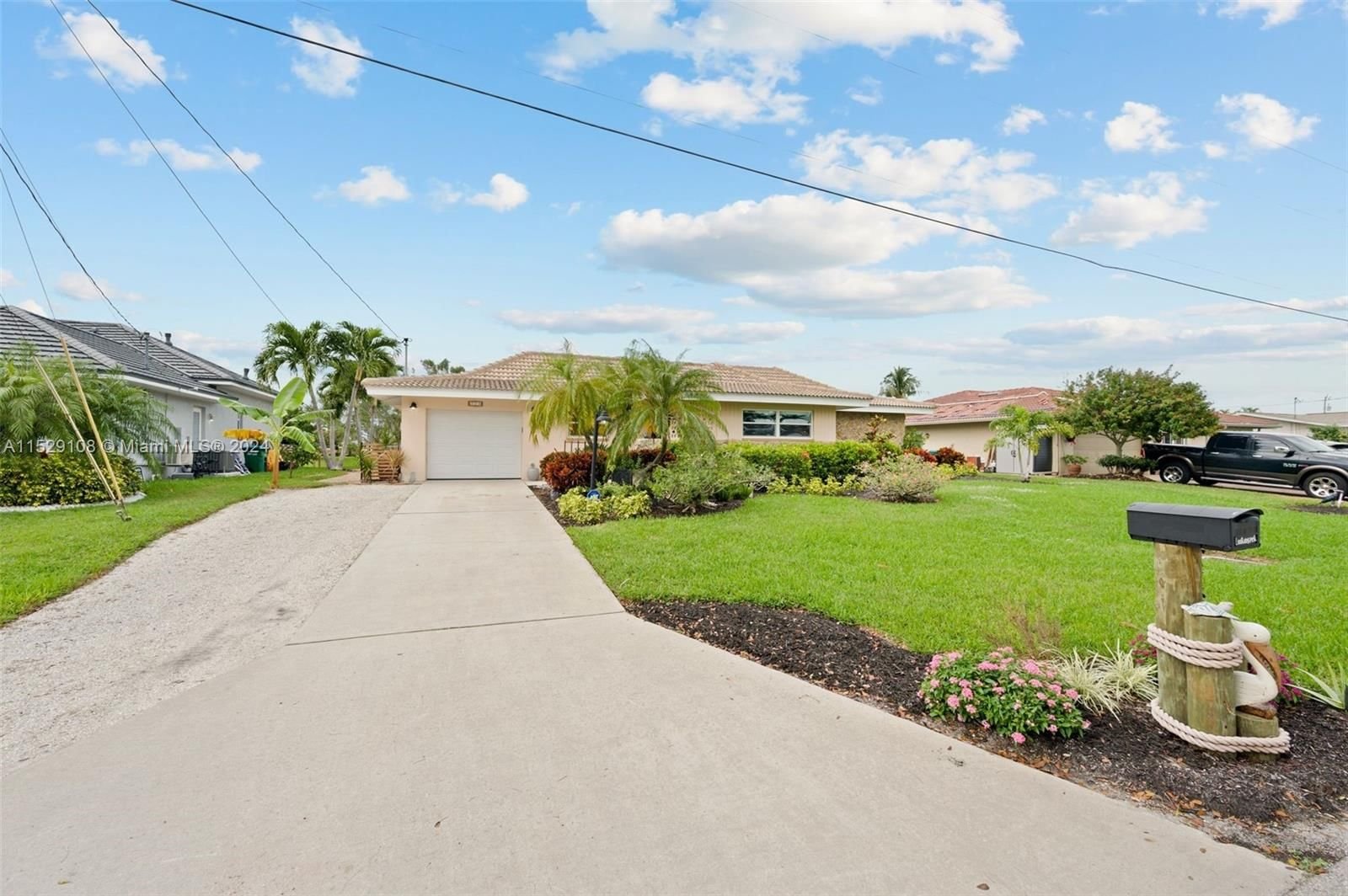 Real estate property located at 713 44th St., Lee County, CAPE CORAL, Cape Coral, FL