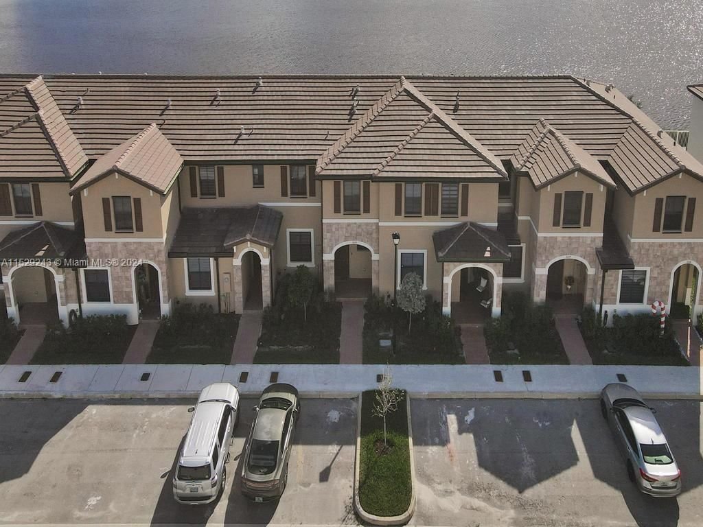 Real estate property located at 3310 114th Ter #3310, Miami-Dade County, AQUABELLA NORTH, Hialeah, FL