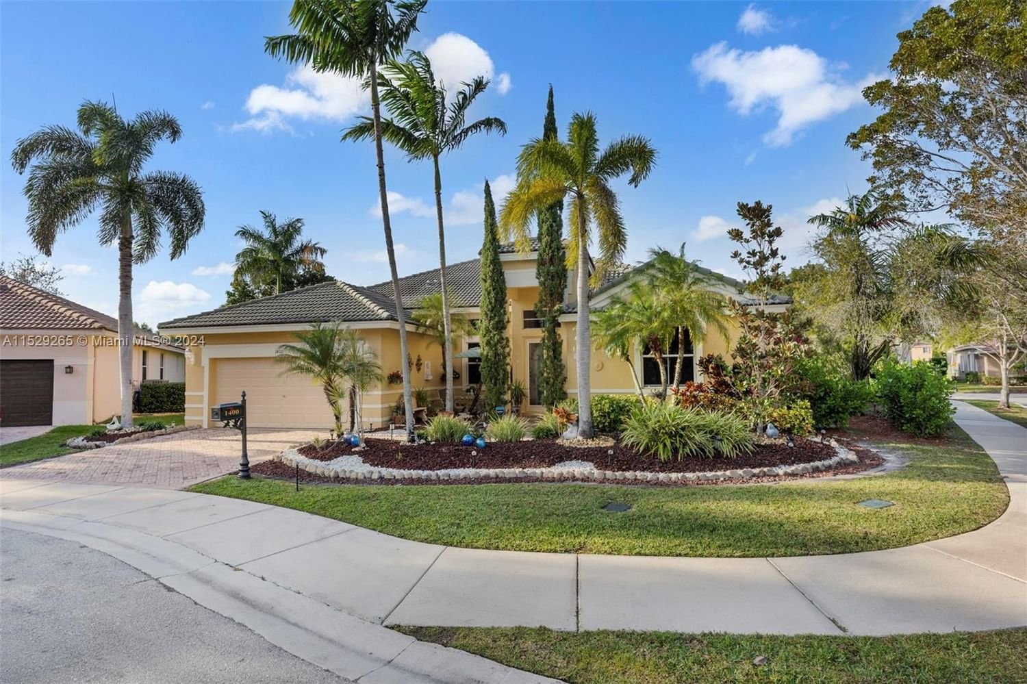 Real estate property located at 1400 Blue Jay Cir, Broward County, SECTOR 2-PARCELS 1 2 3 4, Weston, FL