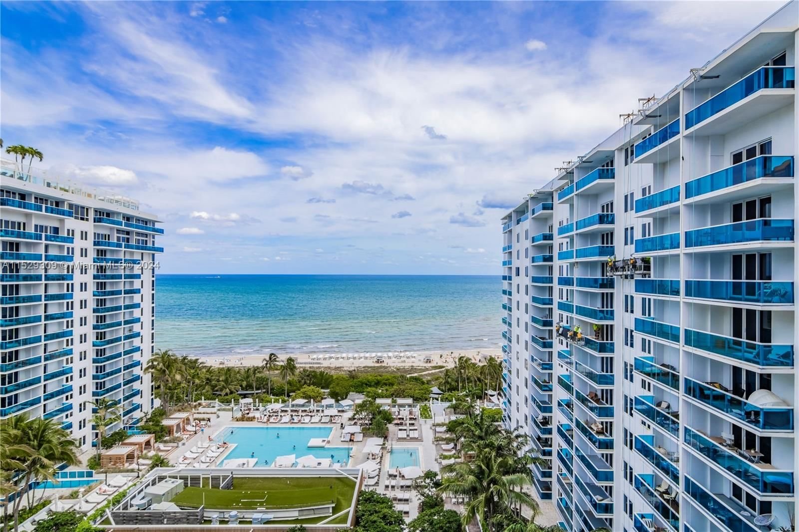 Real estate property located at 2301 Collins Ave #1425, Miami-Dade County, RONEY PALACE CONDO, Miami Beach, FL