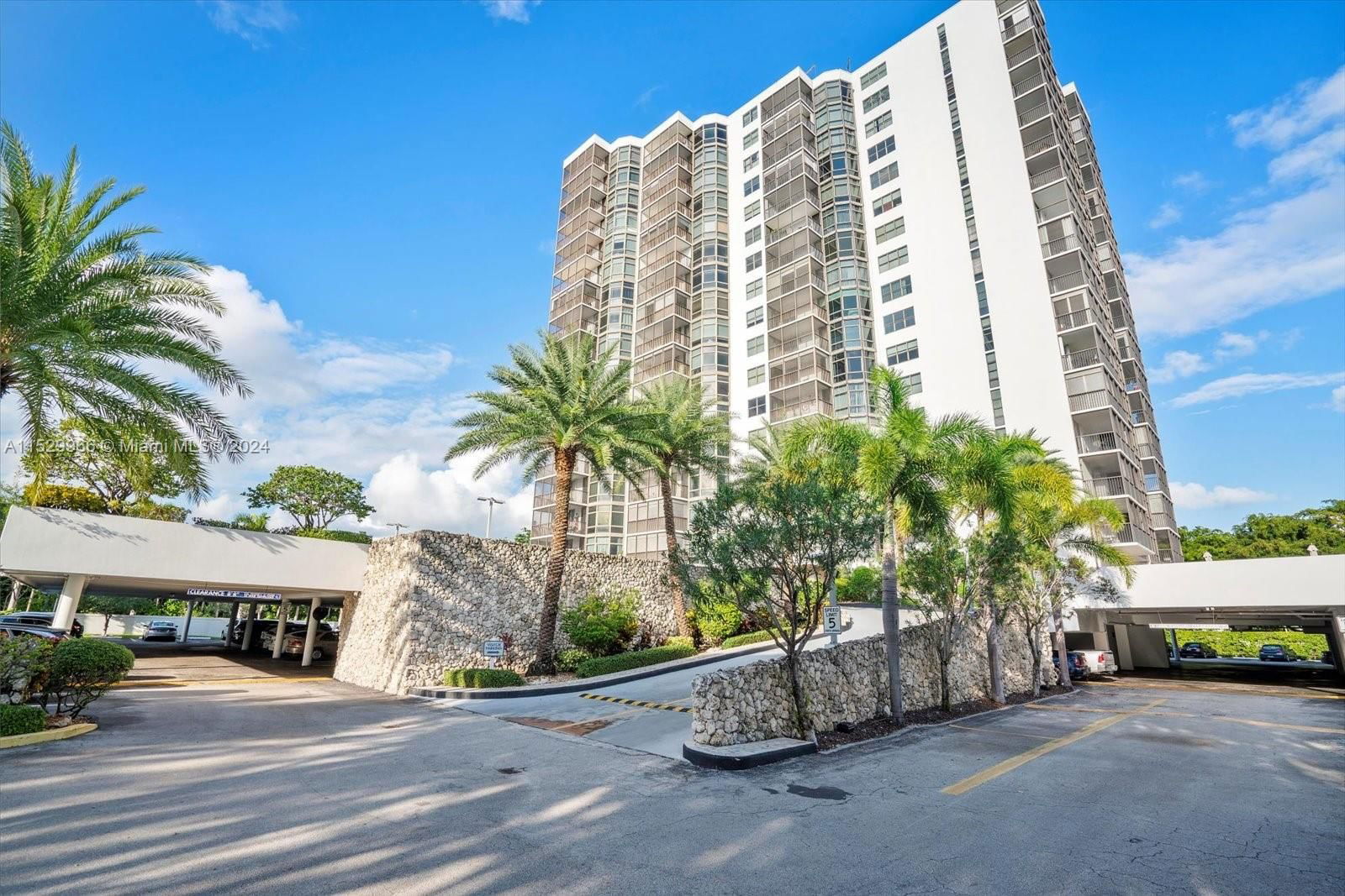 Real estate property located at 3375 Country Club Dr #705, Miami-Dade County, BONAVISTA CONDO, Aventura, FL