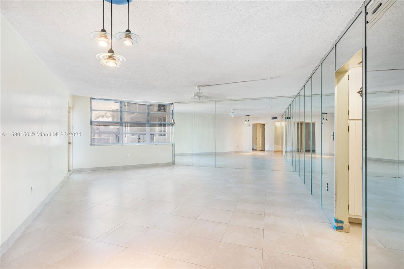 Real estate property located at 2750 183rd St #2012, Miami-Dade County, COMMODORE PLAZA CONDO, Aventura, FL