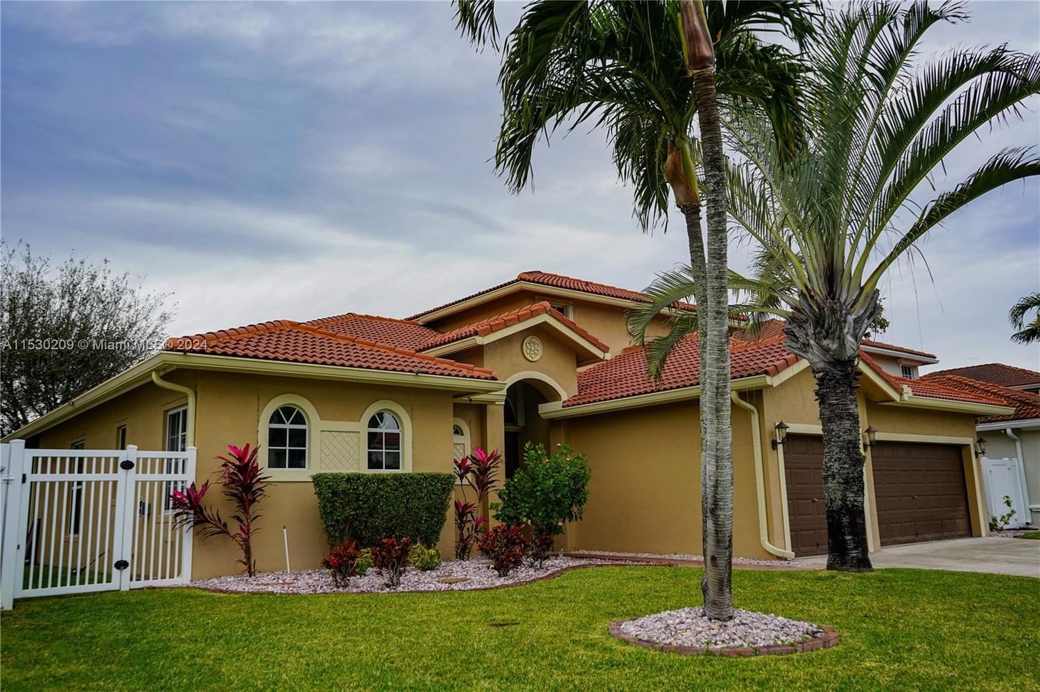 Real estate property located at 3414 Harness Cir, Palm Beach County, WHITEHORSE ESTATES 2, Lake Worth, FL