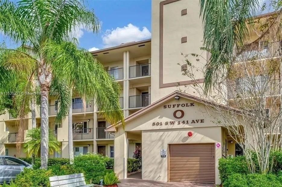 Real estate property located at 801 141st Ave #105O, Broward County, SUFFOLK AT CENTURY VILLAG, Pembroke Pines, FL