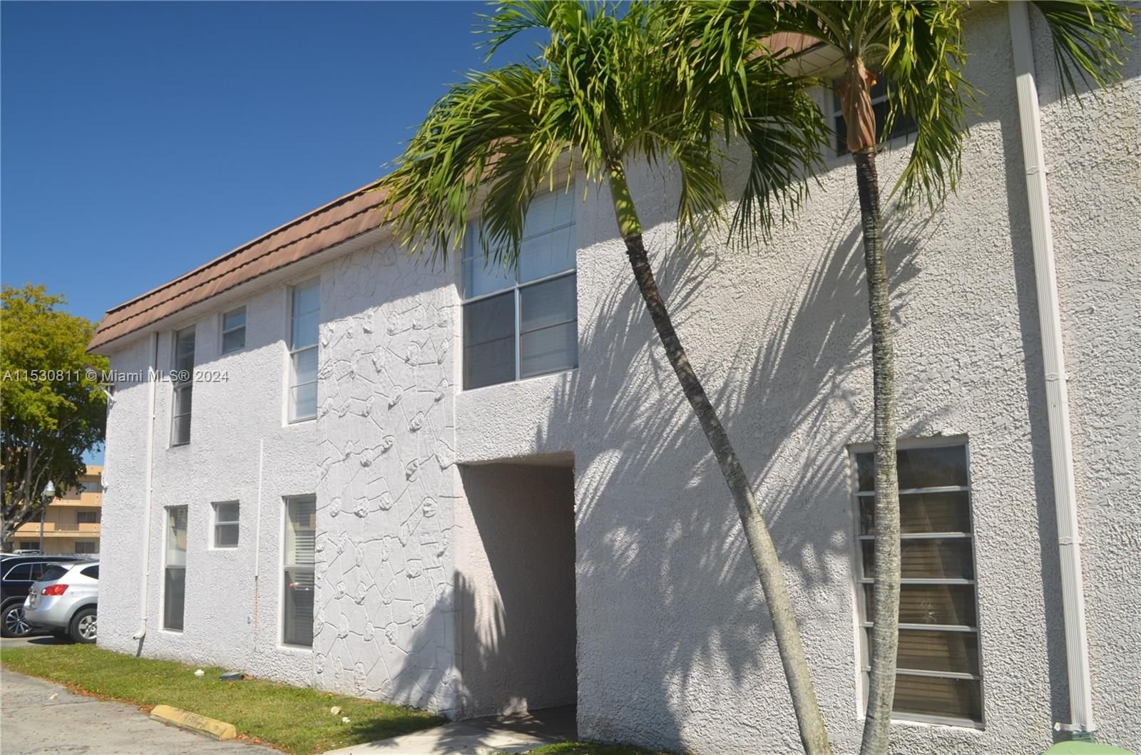 Real estate property located at 10395 Kendall Dr V8, Miami-Dade County, Kendall Acres, Miami, FL