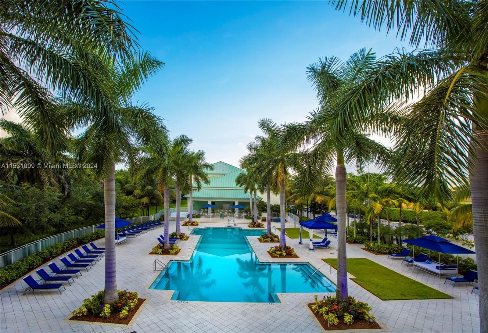 Real estate property located at 5300 87th Ave #307, Miami-Dade County, THE BLUE A RESORT HOTEL C, Doral, FL