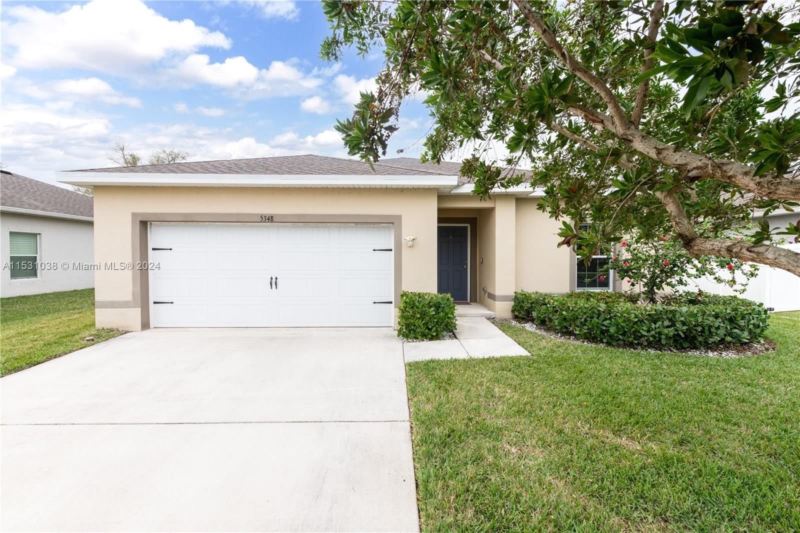 Real estate property located at 5348 Oakland Lake Cir, St Lucie County, OAKLAND LAKE ESTATES, Fort Pierce, FL