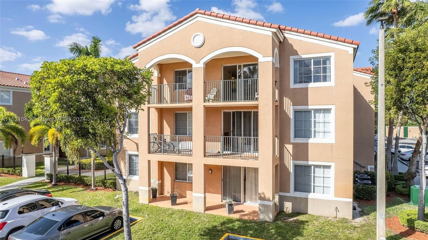Real estate property located at 6861 44th St #301, Miami-Dade County, GABLES COURT CONDO, Miami, FL