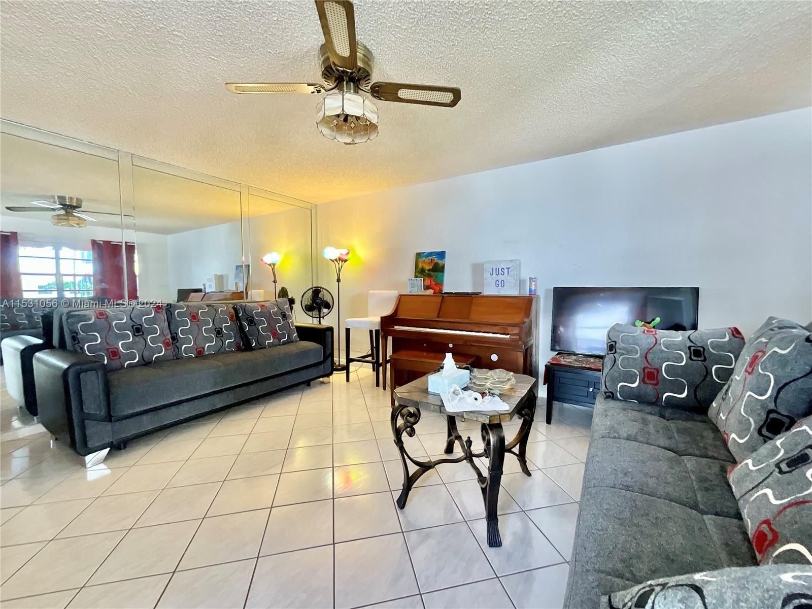 Real estate property located at 371 Burgundy H H, Palm Beach County, KINGS POINT BURGUNDY COND, Delray Beach, FL