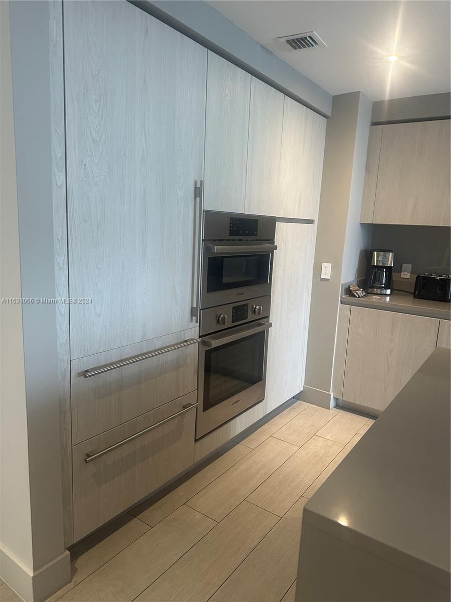 Real estate property located at 4010 Ocean Dr R707, Broward, 4010 South Ocean Condo, Hollywood, FL