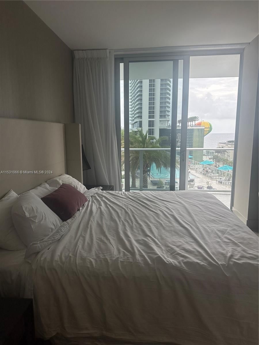Real estate property located at 4010 Ocean Dr R707, Broward, 4010 South Ocean Condo, Hollywood, FL
