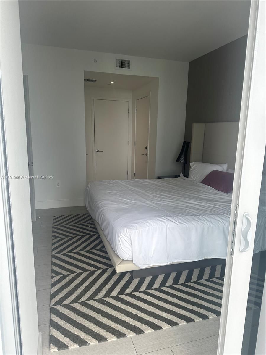 Real estate property located at 4010 Ocean Dr R707, Broward, 4010 South Ocean Condo, Hollywood, FL