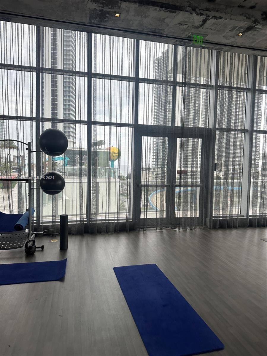 Real estate property located at 4010 Ocean Dr R707, Broward, 4010 South Ocean Condo, Hollywood, FL