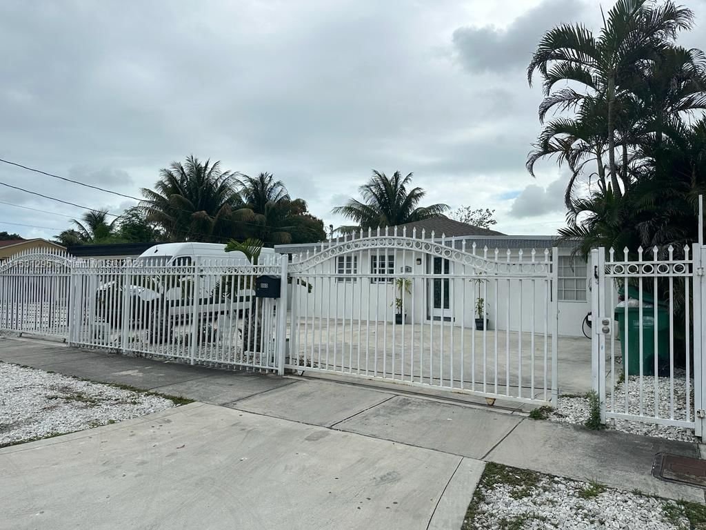 Real estate property located at 860 113th St, Miami-Dade County, PINEWOOD PARK EXTENSION, Miami, FL