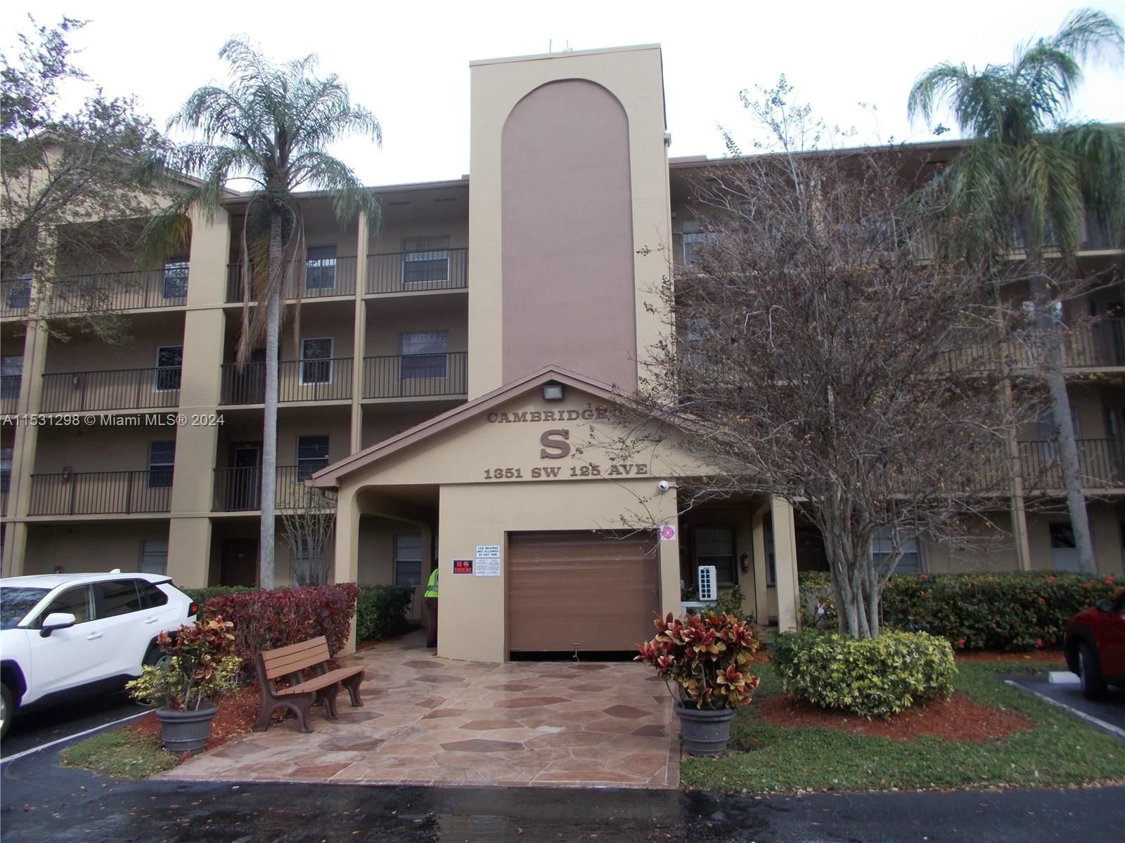 Real estate property located at 1351 125th Ave #404S, Broward County, CAMBRIDGE AT CENTURY VILL, Pembroke Pines, FL