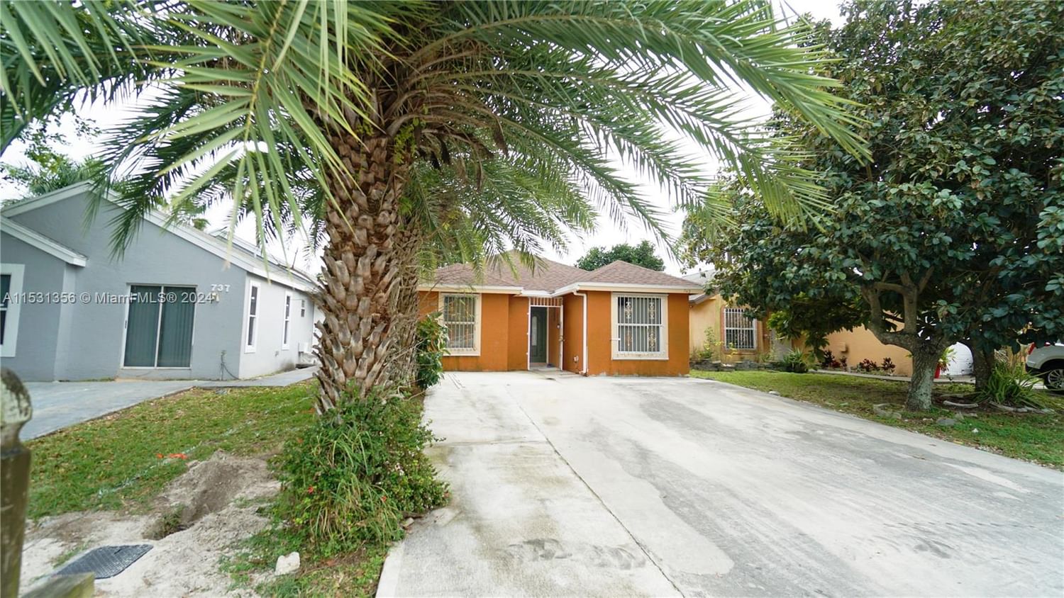 Real estate property located at 743 10th St, Miami-Dade County, VILLAS OF PALM BAY, Florida City, FL