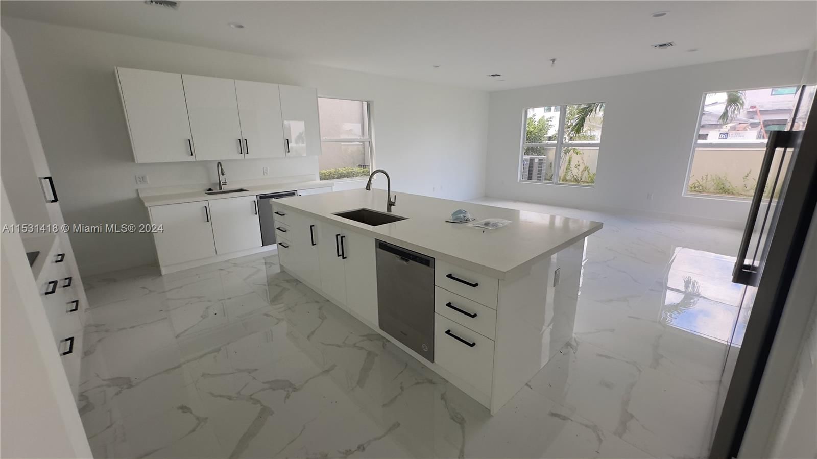 Real estate property located at 3523 Forest View Cir, Broward, Forest View Estates, Dania Beach, FL