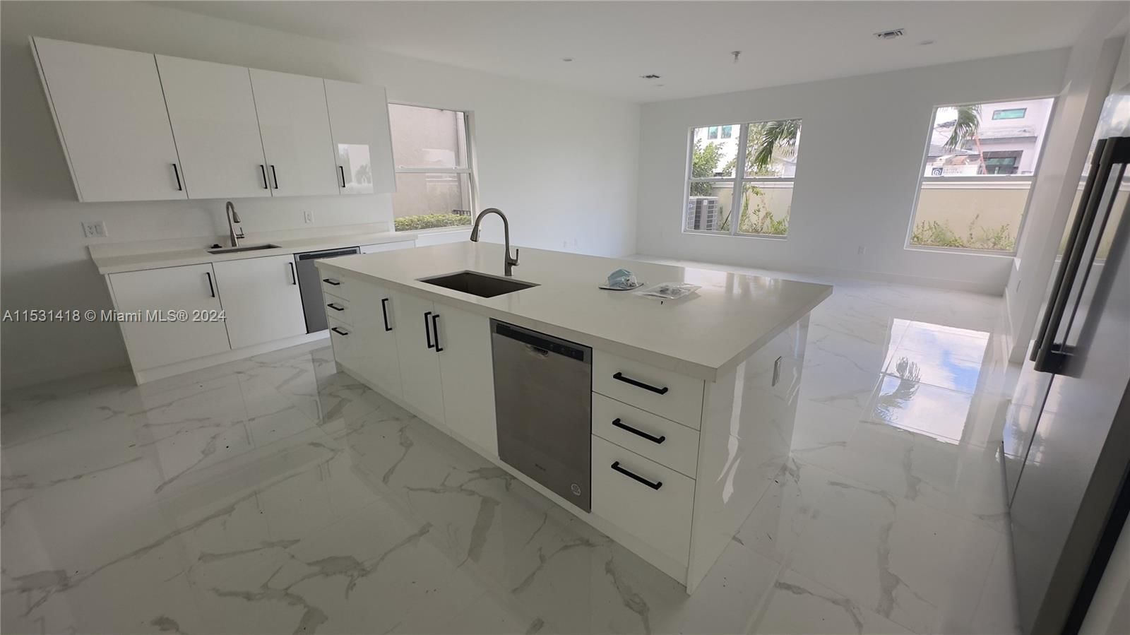 Real estate property located at 3523 Forest View Cir, Broward, Forest View Estates, Dania Beach, FL