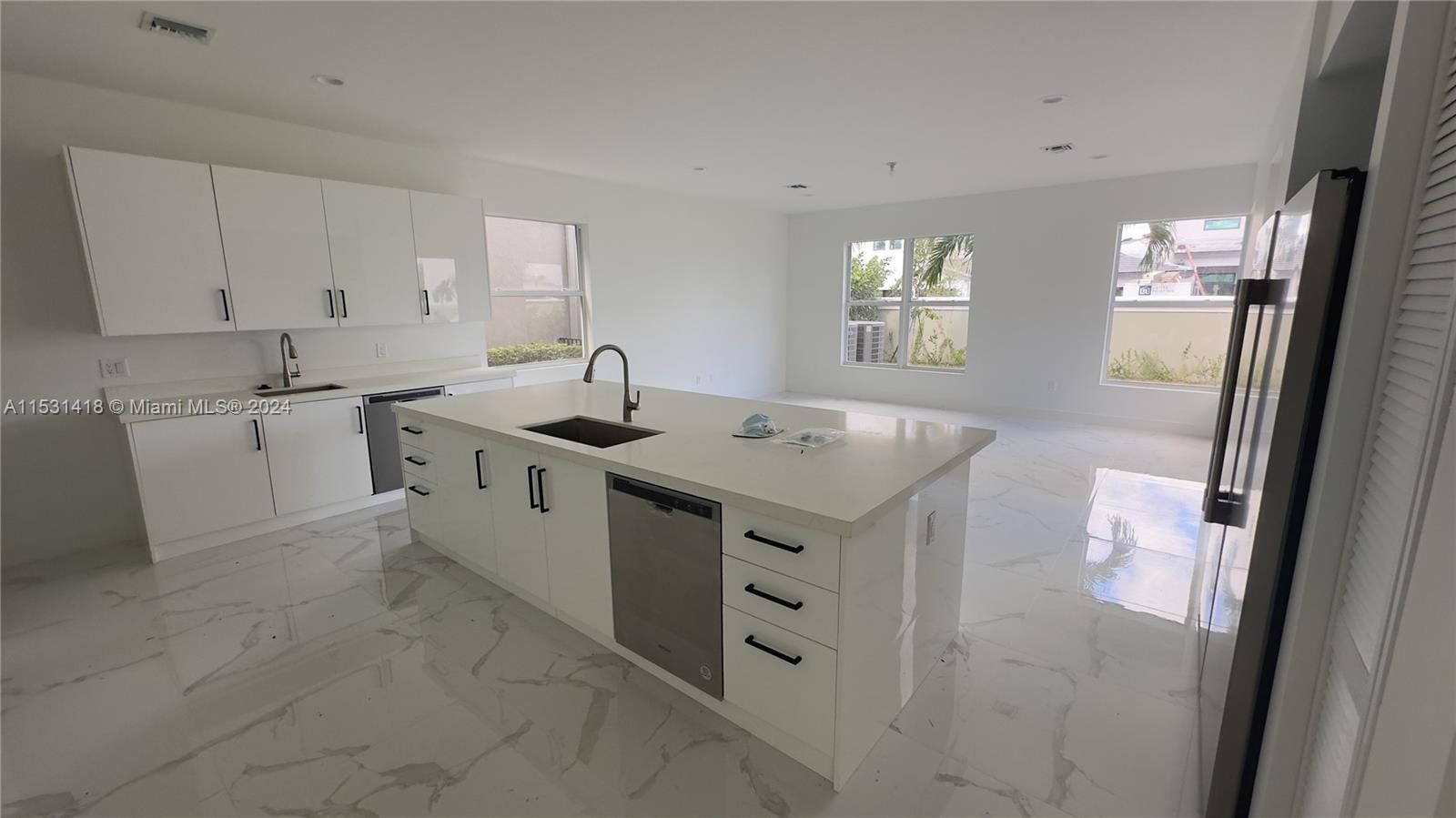 Real estate property located at 3523 Forest View Cir, Broward, Forest View Estates, Dania Beach, FL