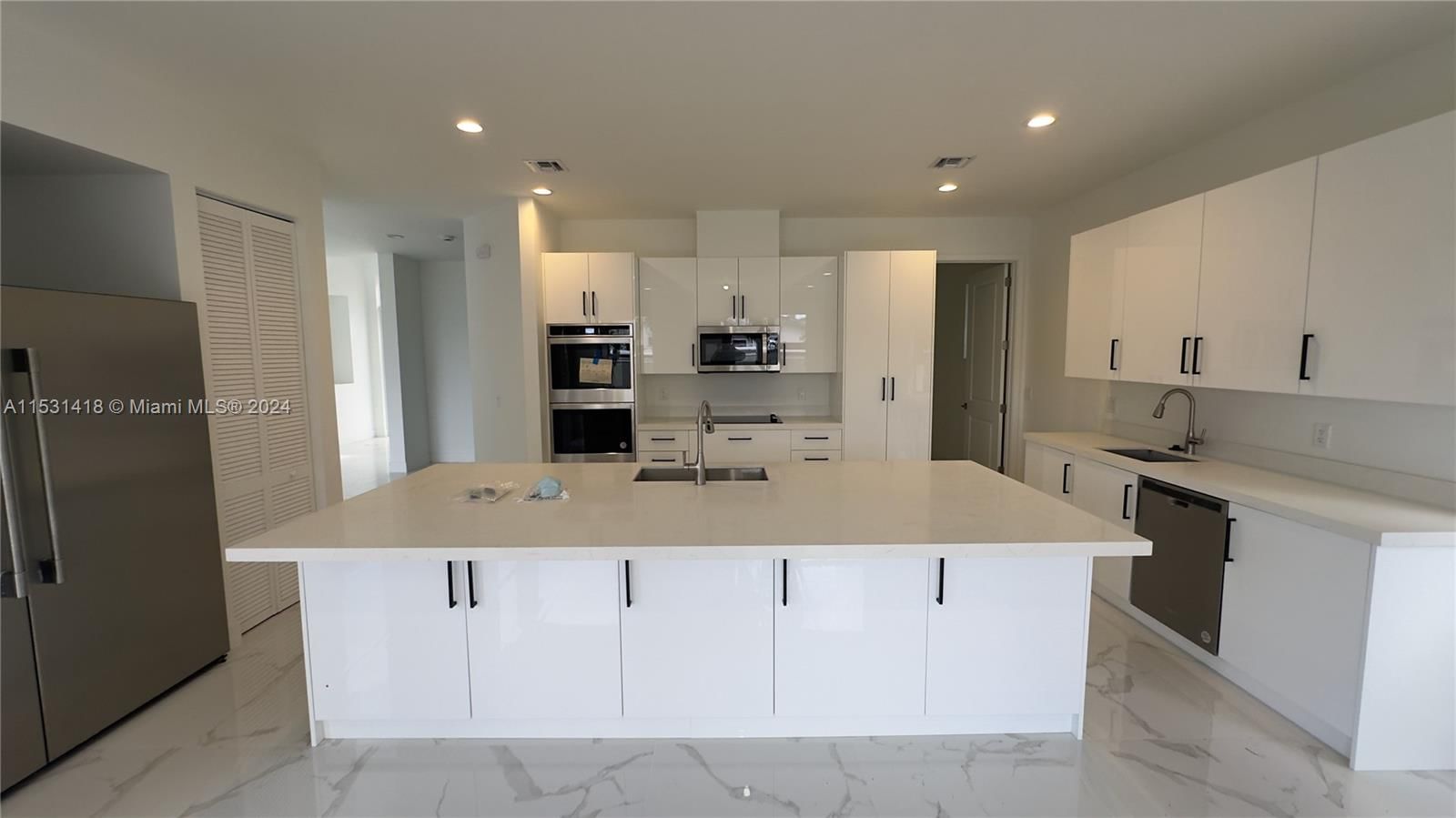 Real estate property located at 3523 Forest View Cir, Broward, Forest View Estates, Dania Beach, FL