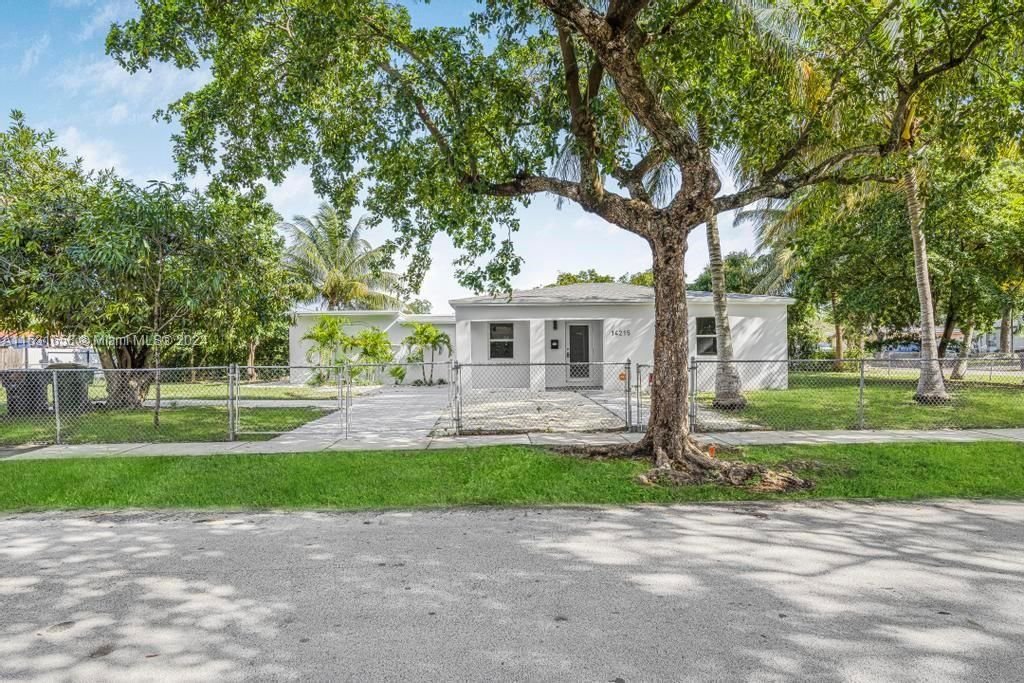 Real estate property located at 14215 11th Ave, Miami-Dade County, BISCAYNE HIGHLANDS, North Miami, FL